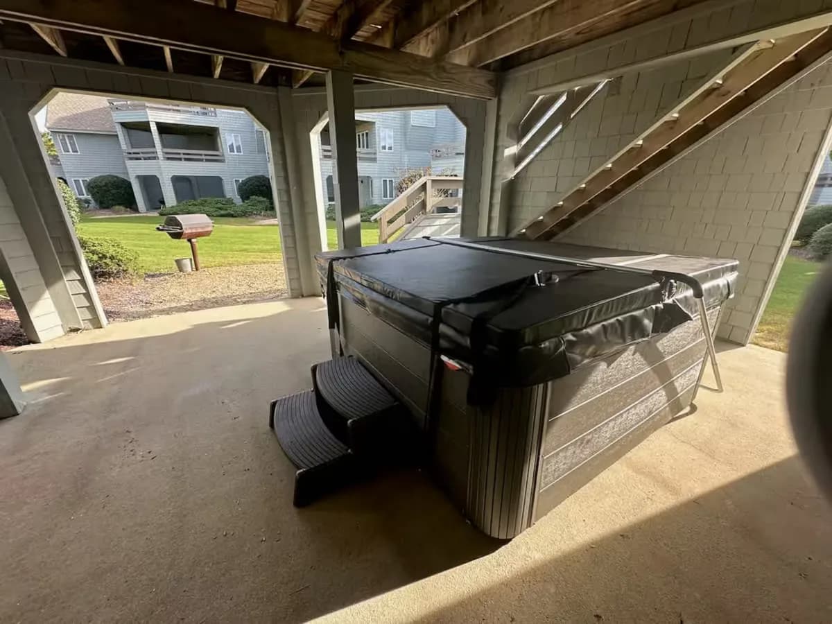 Deck & Hot Tub